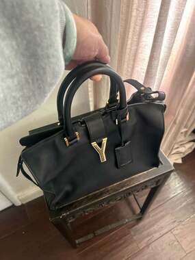 Saint Laurent Classic Y Cabas Leather Small Handbag black